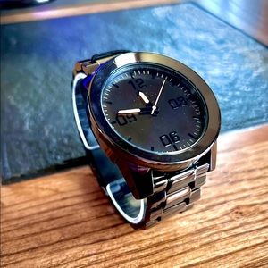 Nixon Corporal SS - Steel Gray- Like New